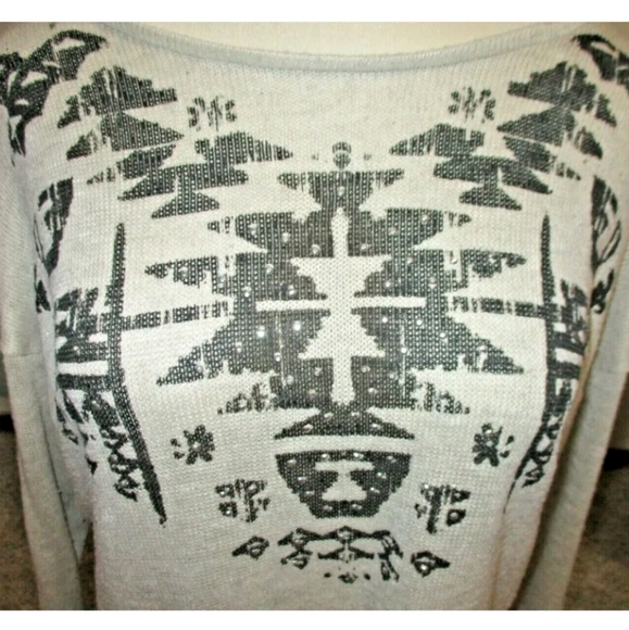 NEW DIRECTIONS WEEKEND Tan w/ Black Aztec Abstract Silver Rivet Mesh Sweater 2X - Picture 2 of 4